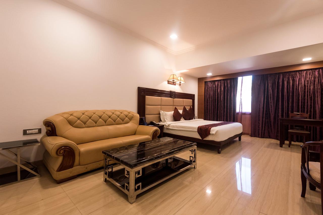 โกลเดน แชเรียต วไส - โฮเต็ล แอนด์ สปา Hotel วาเซ ภายนอก รูปภาพ