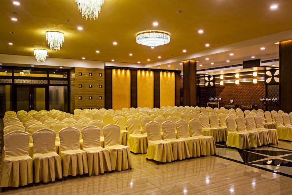 โกลเดน แชเรียต วไส - โฮเต็ล แอนด์ สปา Hotel วาเซ ภายนอก รูปภาพ