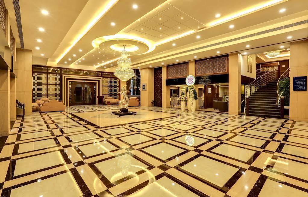 โกลเดน แชเรียต วไส - โฮเต็ล แอนด์ สปา Hotel วาเซ ภายนอก รูปภาพ