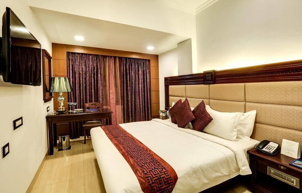 โกลเดน แชเรียต วไส - โฮเต็ล แอนด์ สปา Hotel วาเซ ภายนอก รูปภาพ